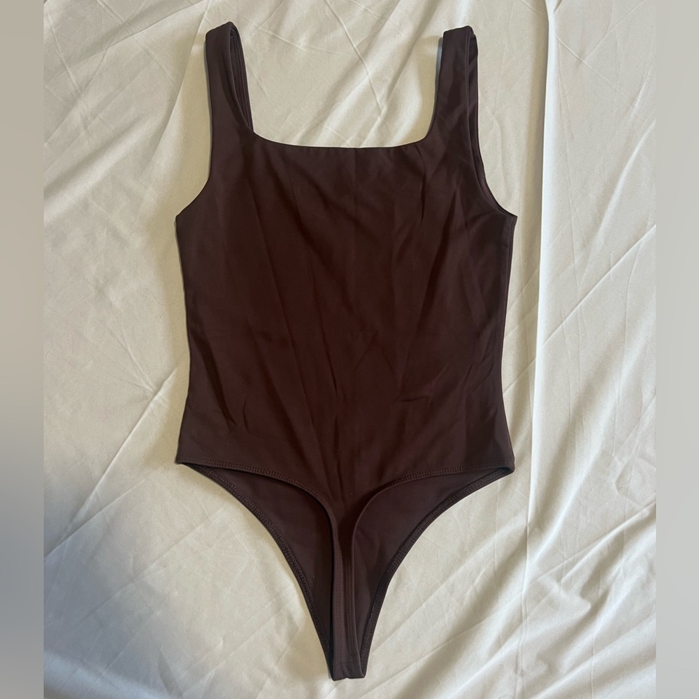 Aritzia Babaton Contour Tank Bodysuit in size S! - Picture 3 of 4